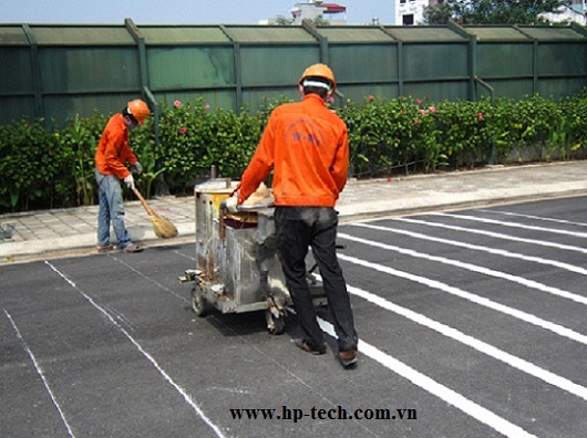 HP-TECH's road marking construction team