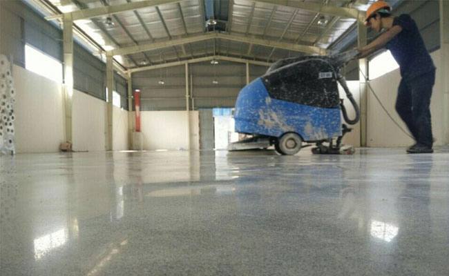 Hardening, polishing the floor